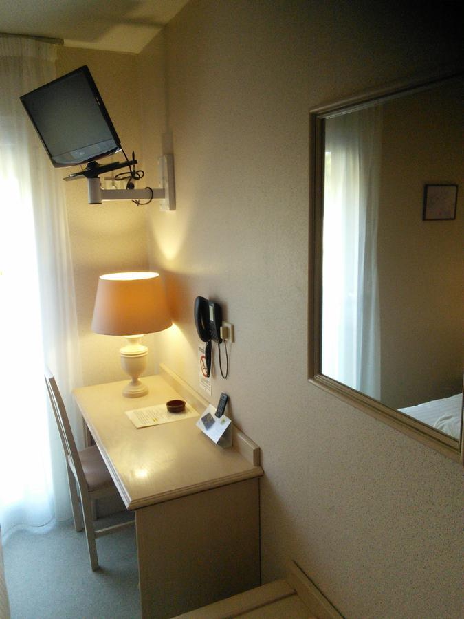 Hotel Du Commerce Tronget Экстерьер фото