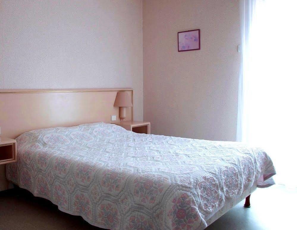 Hotel Du Commerce Tronget Экстерьер фото